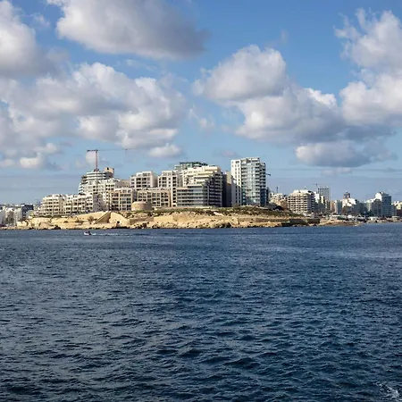 Apartment 4br Sliema With Stunning Sea Views